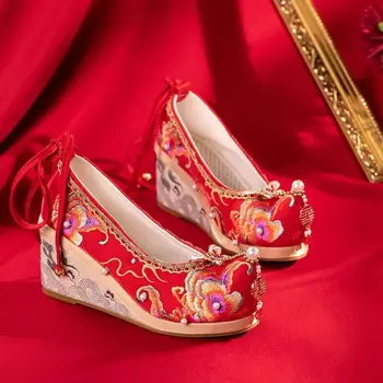 Женская обувь с вышивкой Hanfu, Китайская Традиционная Свадебная Обувь с вышивкой, Свадебные Туфли с красной Вышивкой, Большие размеры 41#